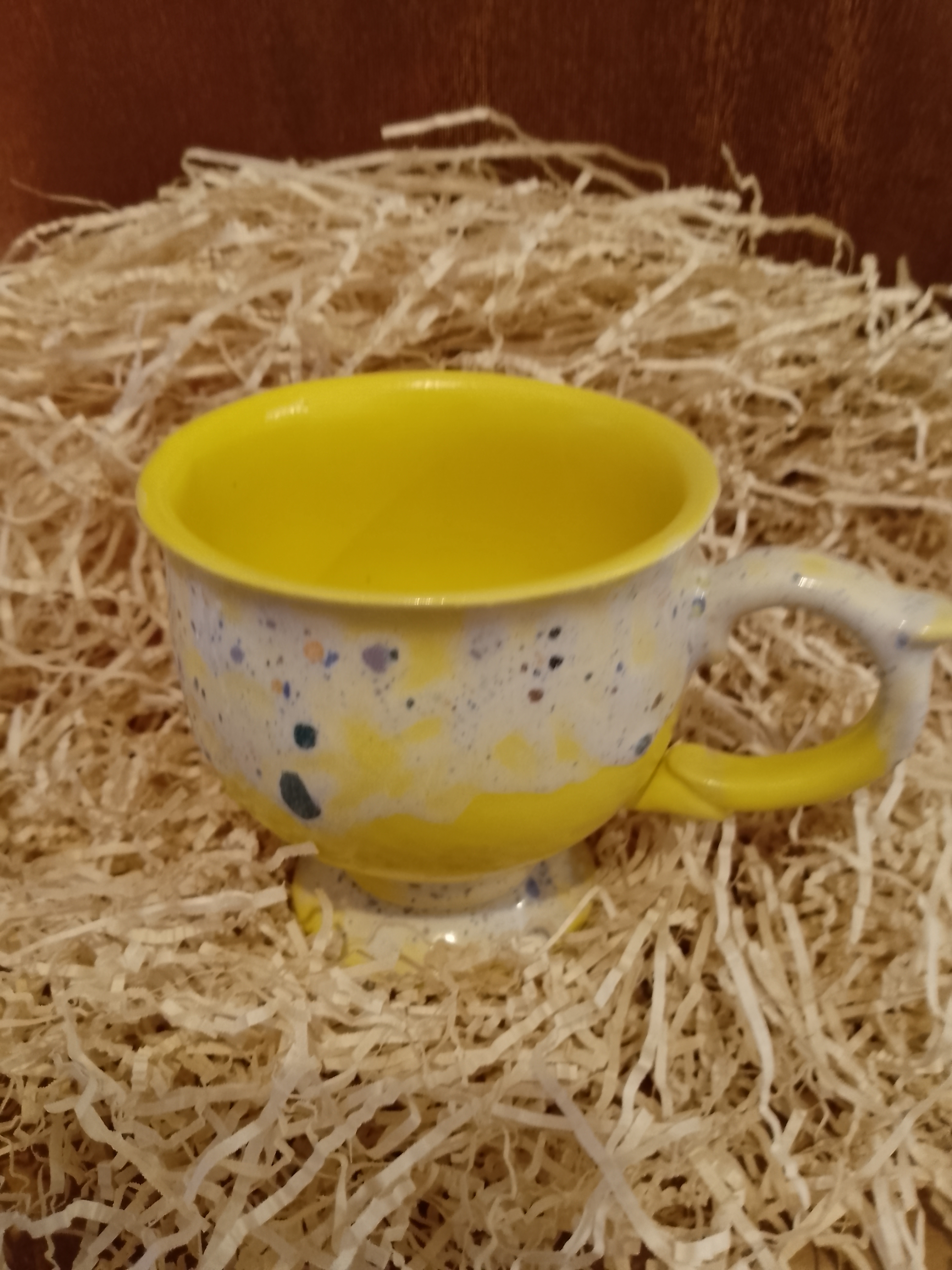 Кружка керамическая, без нижней юбки.